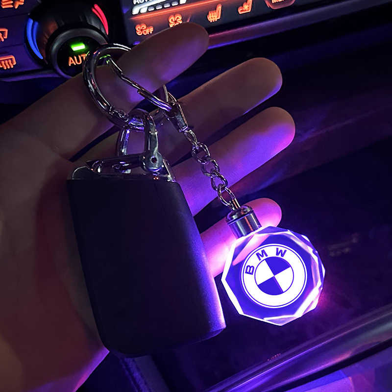 Porte-clés avec logo automobile en 3D en cristal